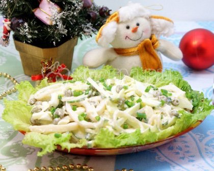Салат с кальмарами
